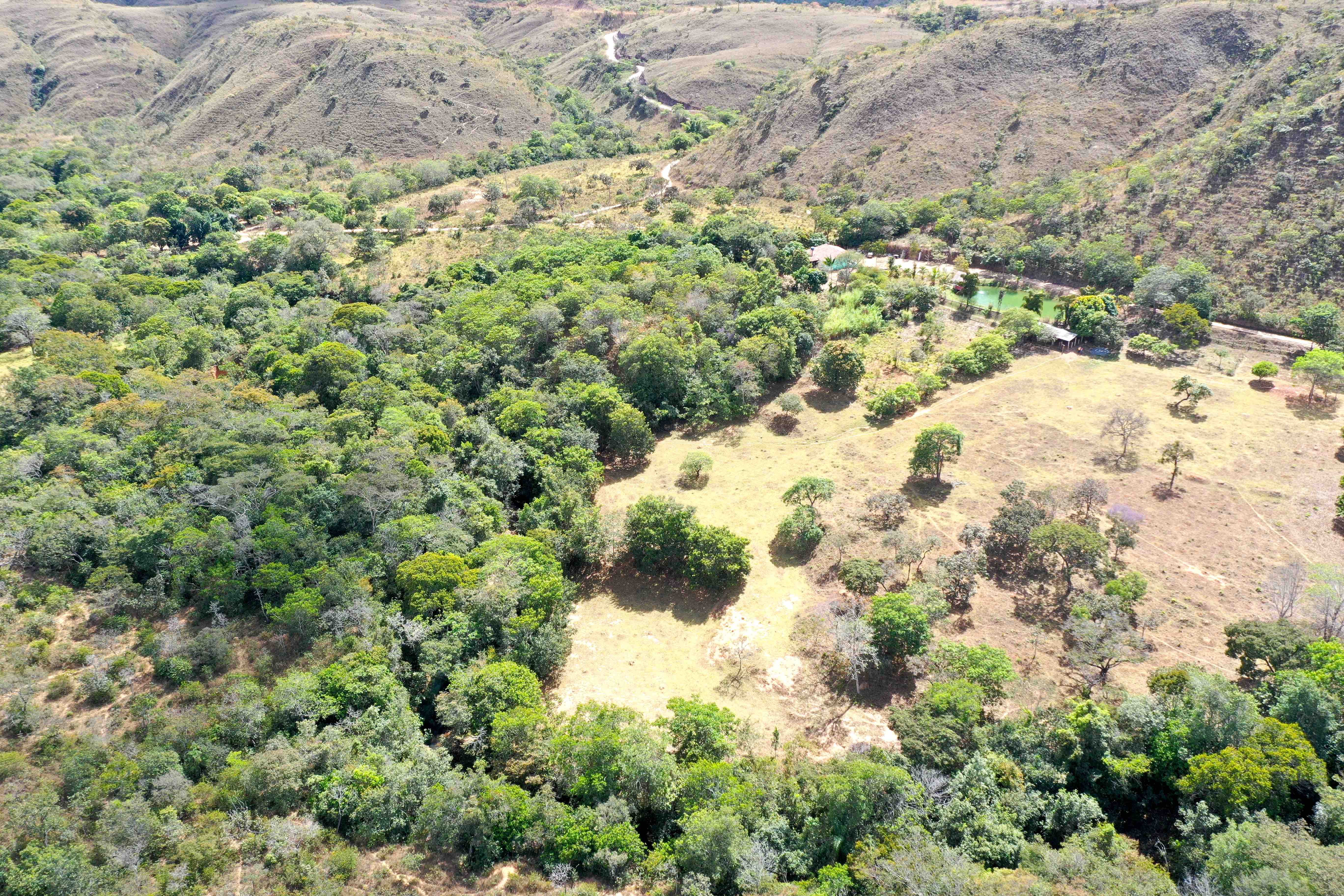 casa lagoa e montanha pachamama.jpg